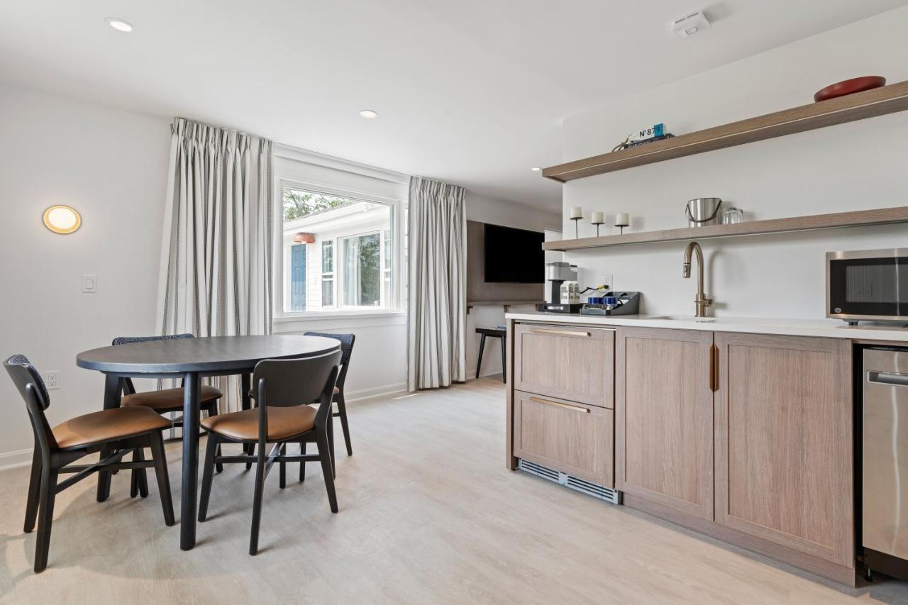 Greyfinch Chatham Inn Экстерьер фото