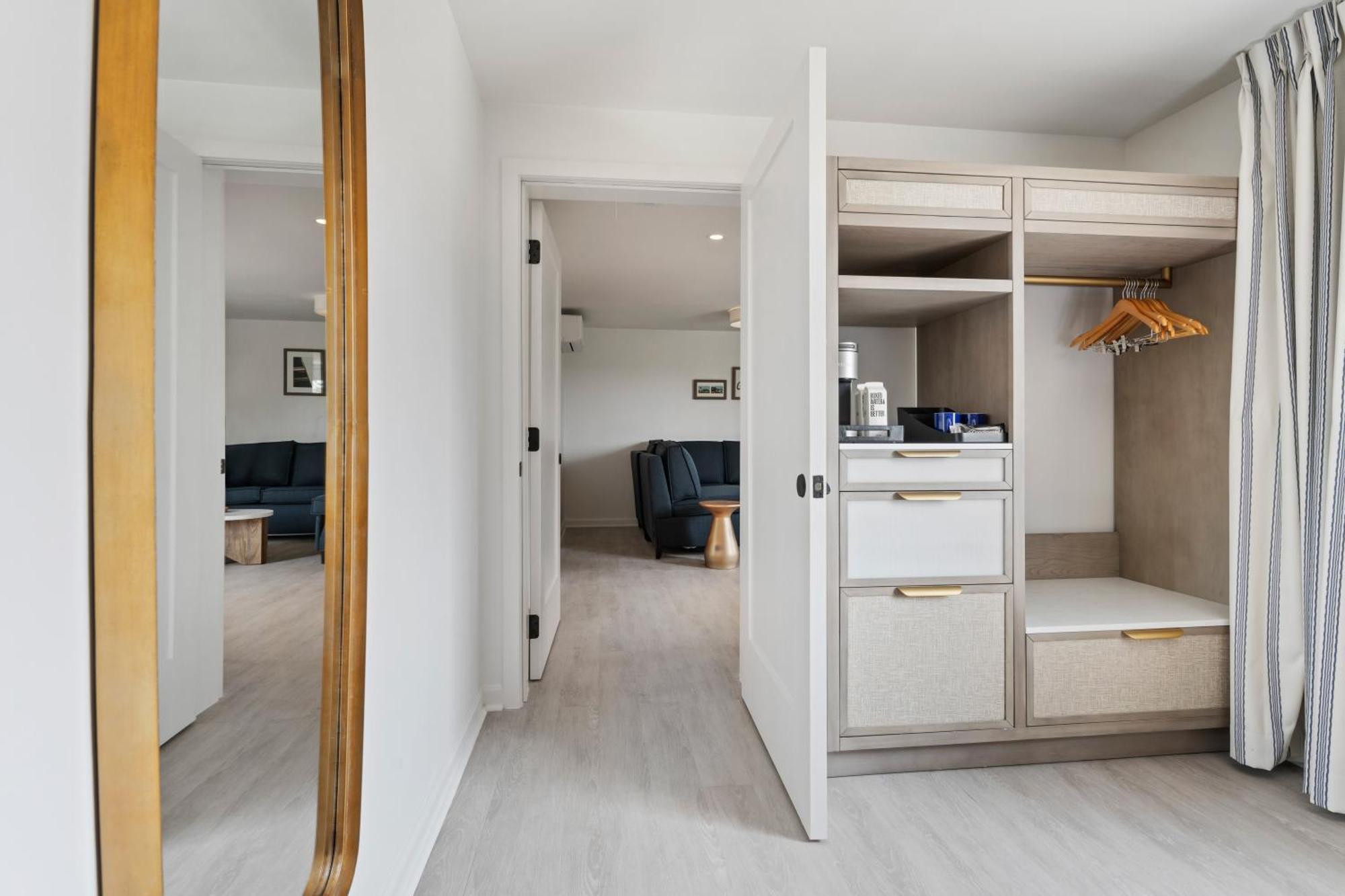 Greyfinch Chatham Inn Экстерьер фото
